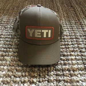 Yeti hat never worn